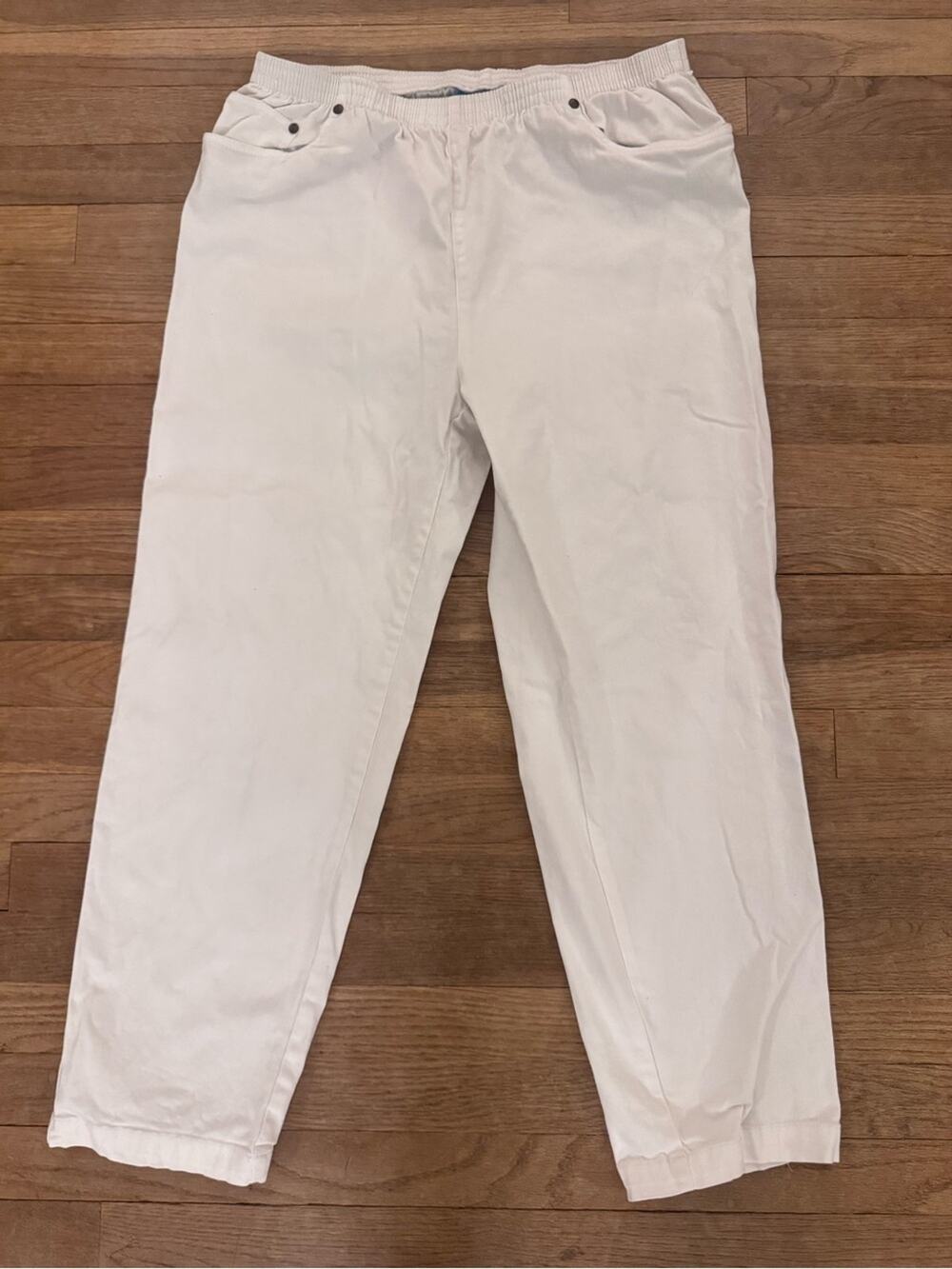Koret Women's White Straight Leg Pull-On Pants - Size 12P
 b69